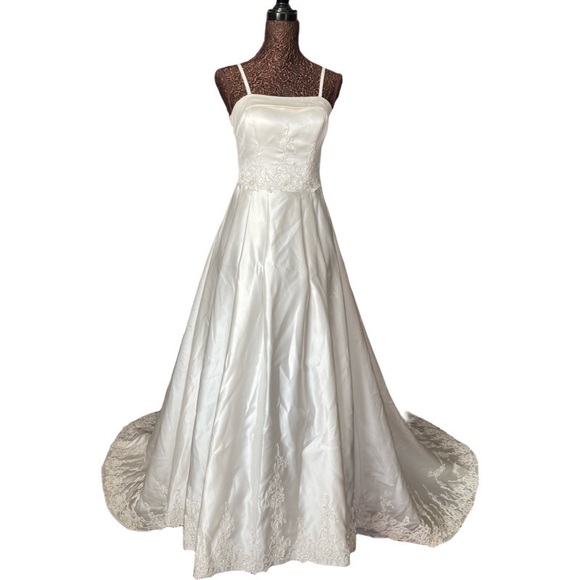 COPY - 🤍Custom tailored Beautiful satin Dress/# 009 - Picture 16 of 16